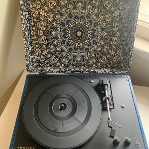 Crosley CR6249A Keepsake Vinyl Record Player